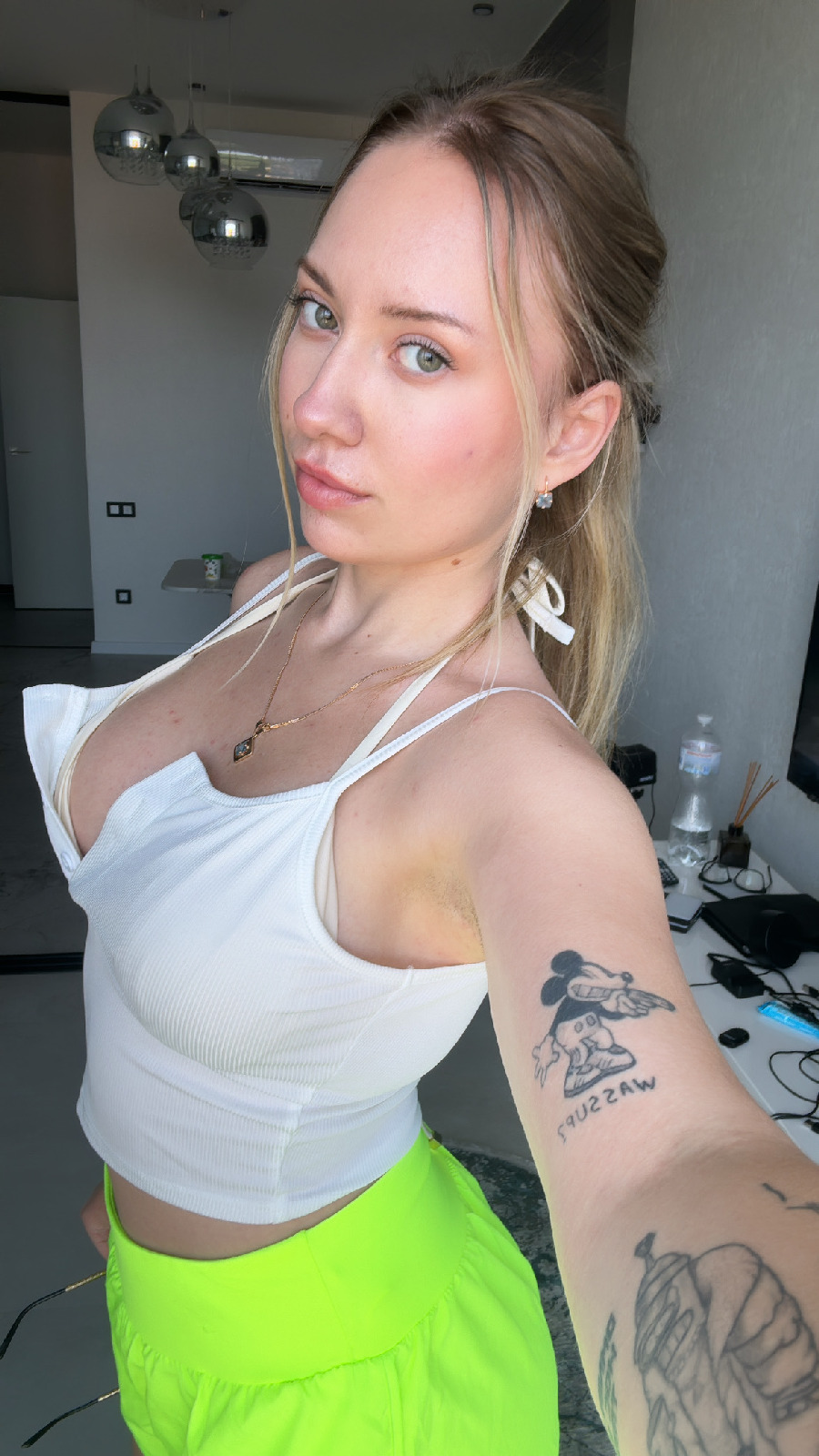 KateV in her underwear in Mesa