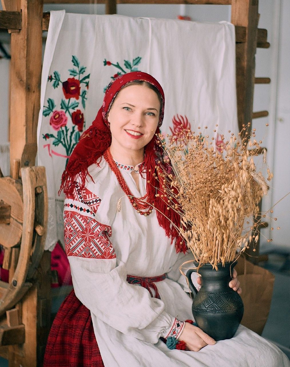 Women in Slavic costumes in Mesa