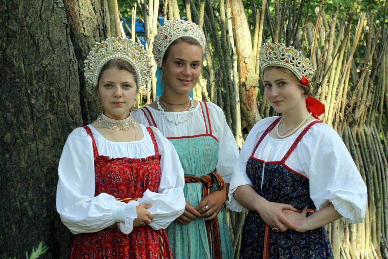 Sexy model Girls in Slavic costumes in Mesa