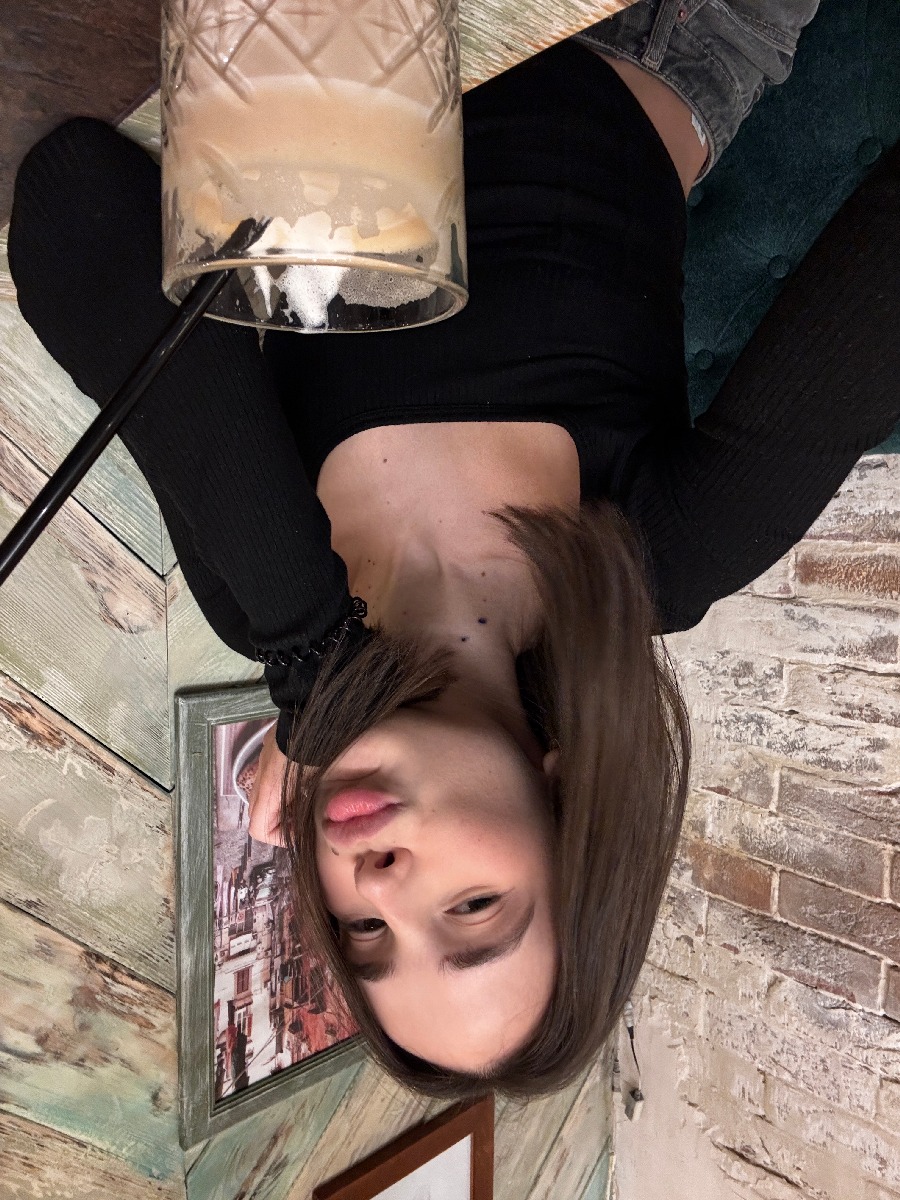 Fresh photos, fresh mood — Tina online in Mesa